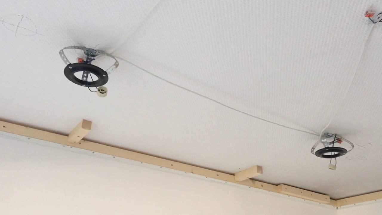Монтаж диодной ленты на потолок