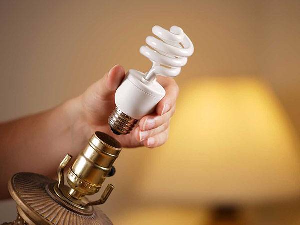 почему мигает энергосберегающая лампа