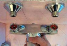 Замена/установка смесителя в ванной комнате своими руками с видео инструкцией