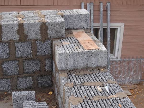 Можно ли строить дом из керамзитобетонных блоков