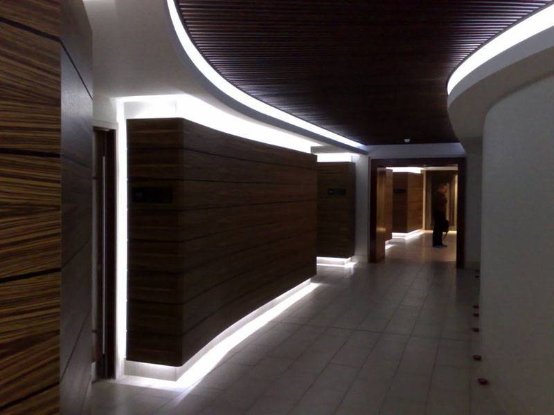 Освещение офисных зданий при помощи LED-профилей